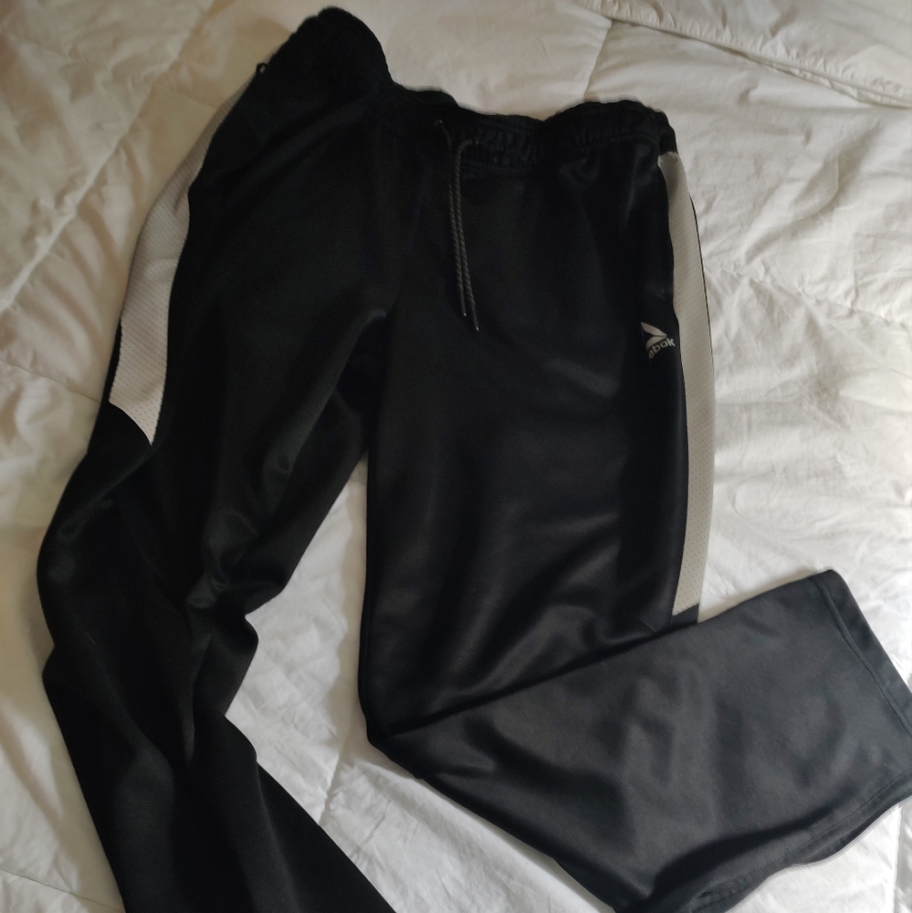 Reebok tapered slim sweatpants. Men's large.
